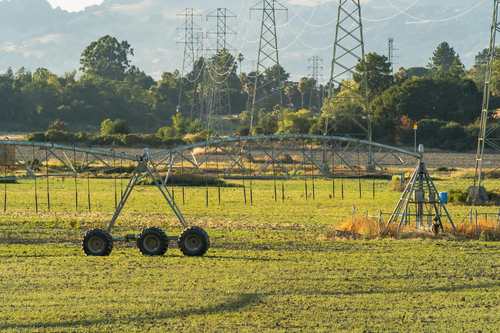 Centre pivot irrigation installation